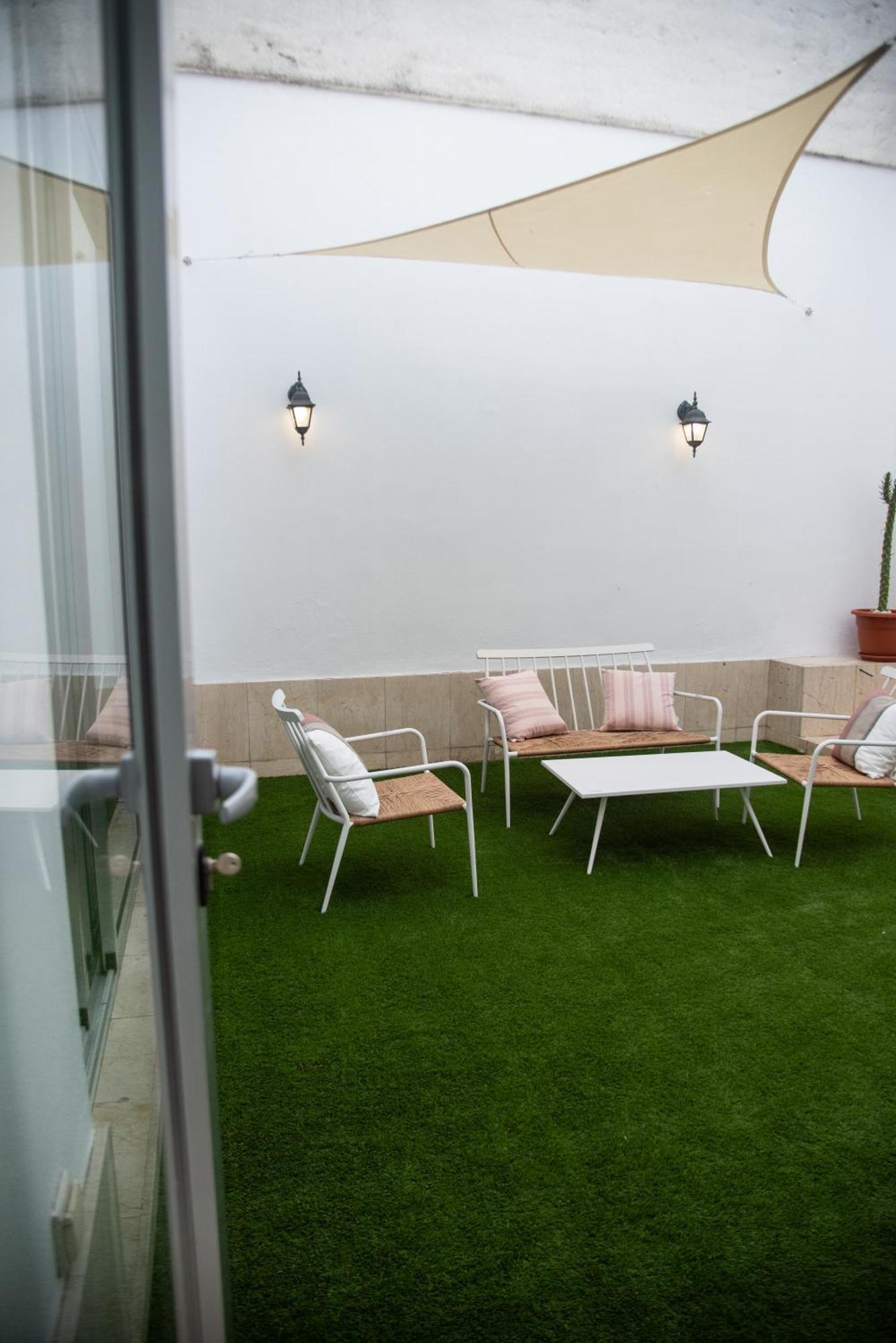 Tentudia Charming Apartments With Private Roof-Top Or Patio In San Bernardo By Ocityzen セビリア エクステリア 写真