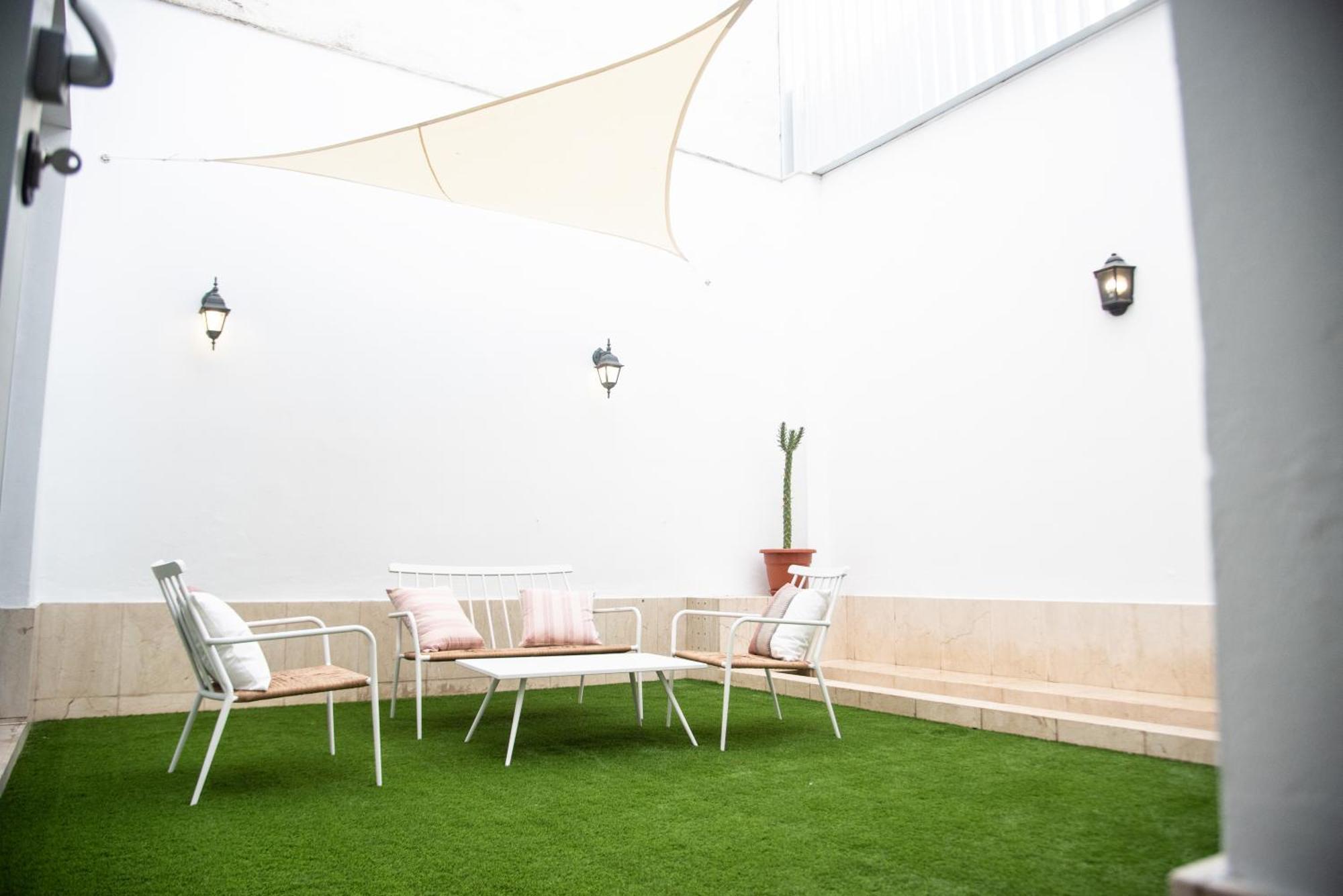 Tentudia Charming Apartments With Private Roof-Top Or Patio In San Bernardo By Ocityzen セビリア エクステリア 写真